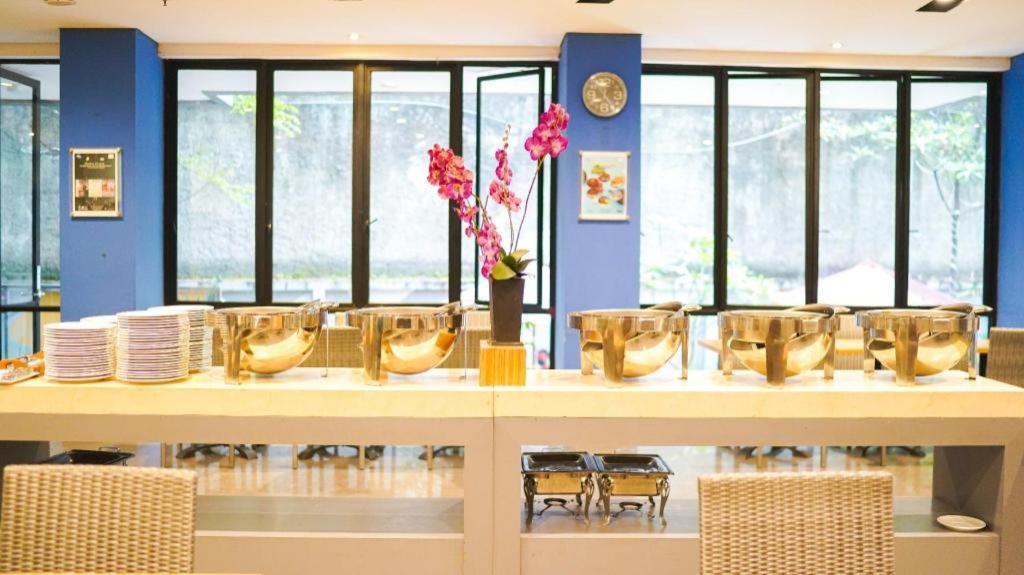Indies Hotel בנדונג מראה חיצוני תמונה
