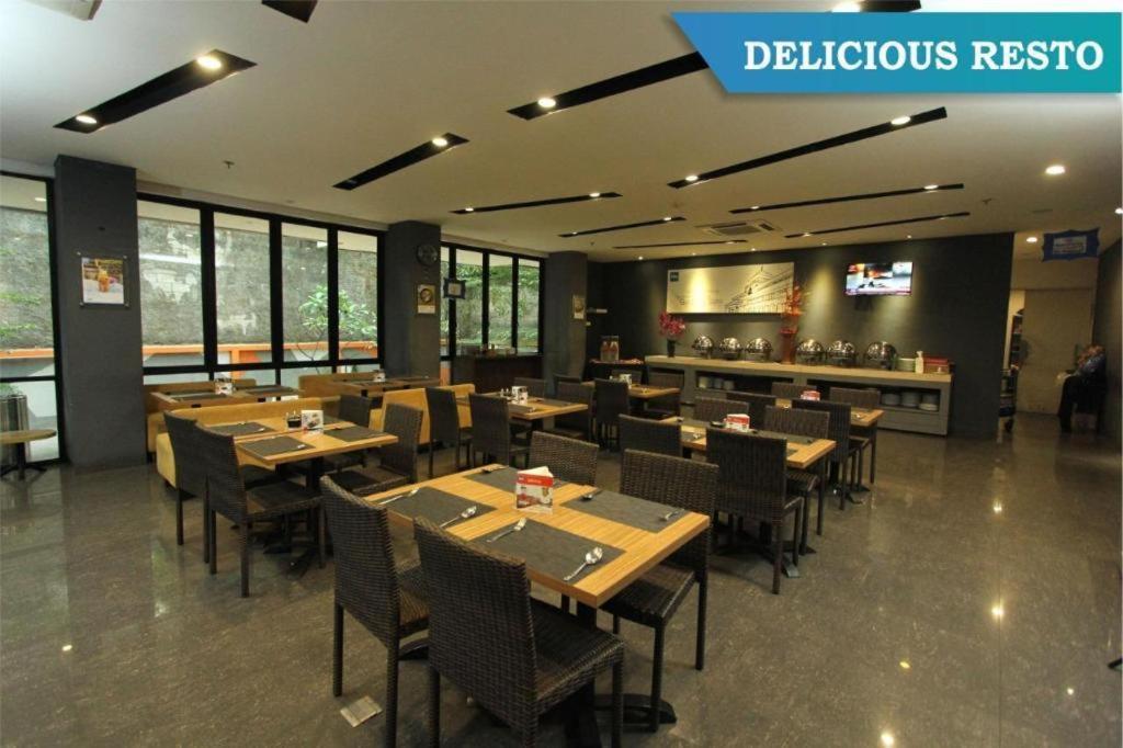 Indies Hotel בנדונג מראה חיצוני תמונה