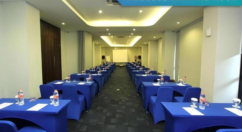 Indies Hotel בנדונג מראה חיצוני תמונה