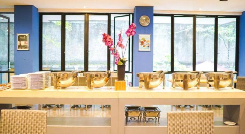 Indies Hotel בנדונג מראה חיצוני תמונה