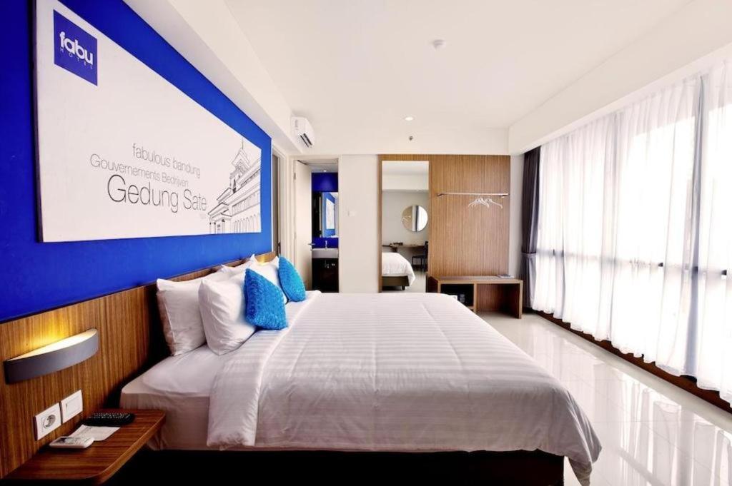 Indies Hotel בנדונג מראה חיצוני תמונה