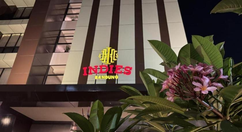 Indies Hotel בנדונג מראה חיצוני תמונה